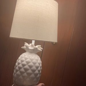 i am selling a lamp that is shaped like a pineapple